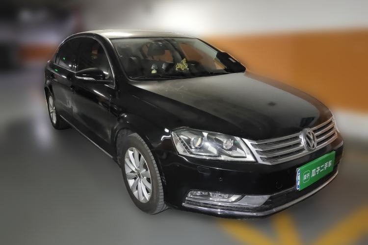 Used Volkswagen Magotan 2015 Facelift 1.8TSI Luxury Model Front Right 45 Deg