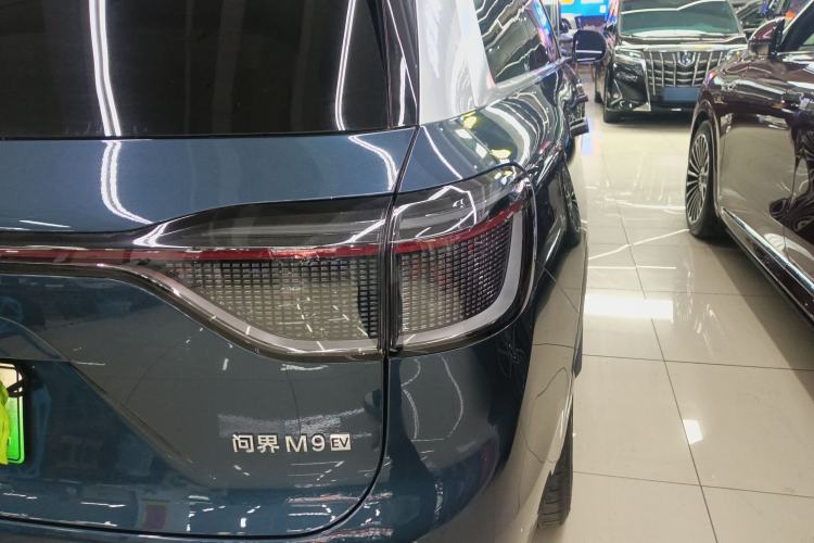 Used Hima AITO M9 2024 All-Electric Ultra Version 100 kWh 6-Seater Model Right Rear Taillight