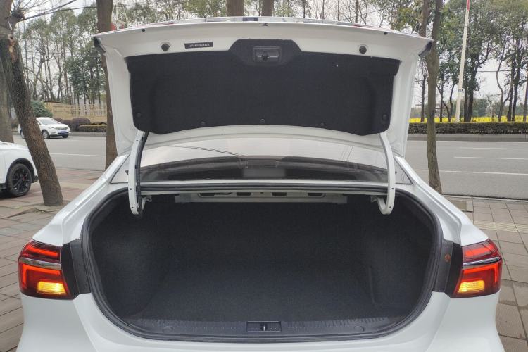 Used Roewe i6 2020 PLUS 1.6L CVT 4G Connected Glory Flagship Edition