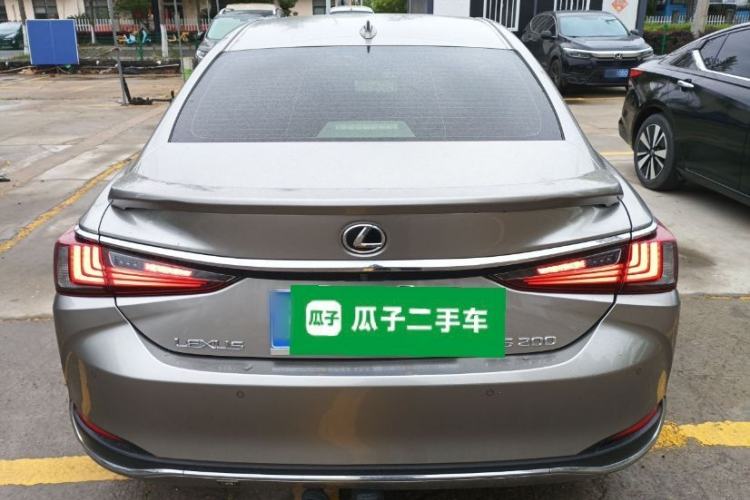 Used Lexus ES 2022 200 Excellence Edition Rear