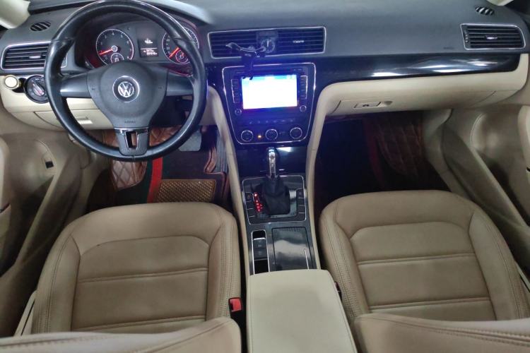 Used Volkswagen Passat 2014 1.8TSI DSG Prestige Edition Center Console