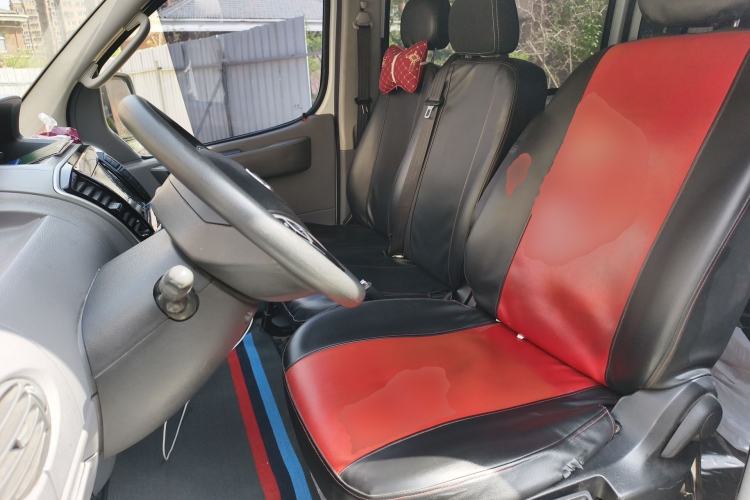 Used SAIC MAXUS Xintu V80 2019 2.5T Classic Model 6-Speed Manual Aotong Long Wheelbase Mid-Height 7-Seater