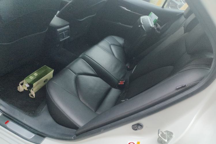 Used Toyota Camry 2018 2.0G Luxury Edition
