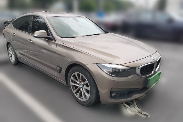 Used BMW 3 Series GT 2017 320i Sport Edition Front Right 45 Deg