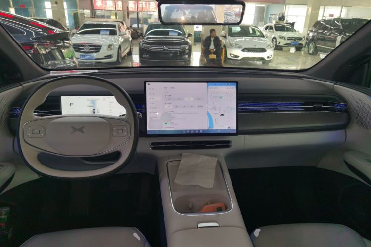 Used XPeng G6 2025 625 Long-Range Max Flagship Edition Center Console