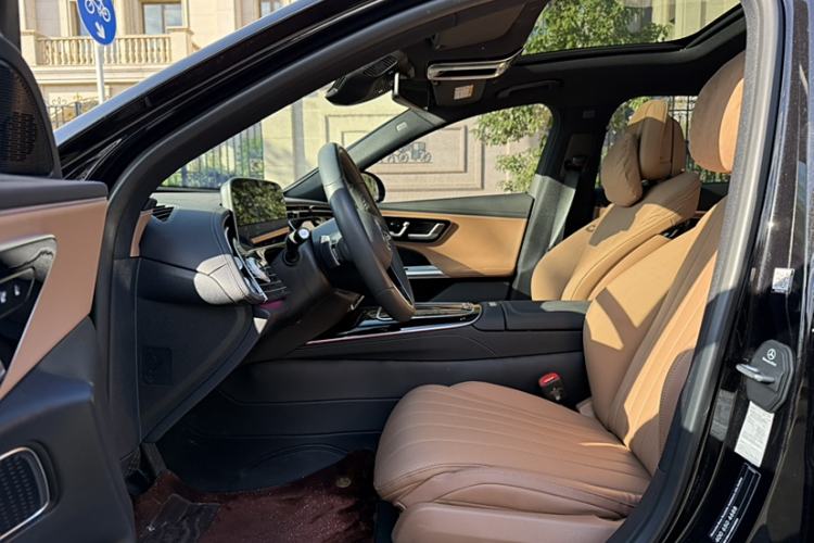 Used Mercedes-Benz E-Class 2024 E 260 L
