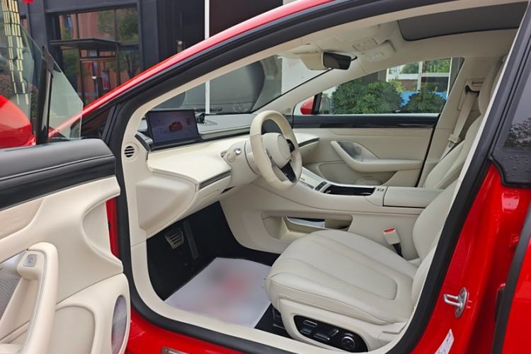 Used Hima Luxeed S7 2025 785 km Ultra