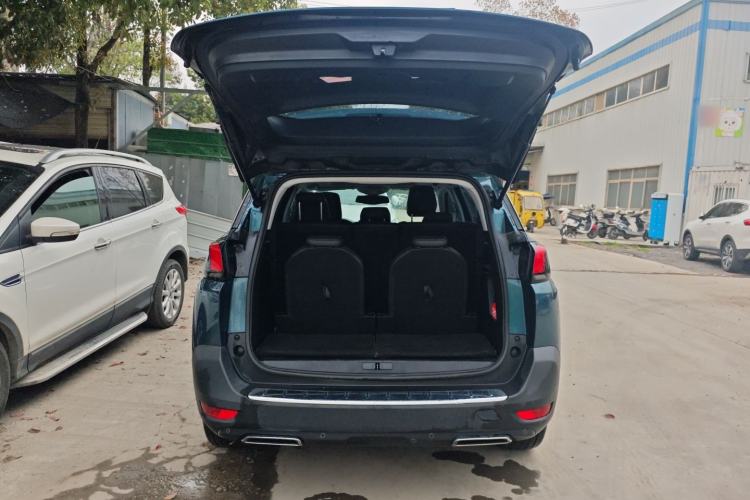 Used Peugeot 5008 2017 350THP 7-Seater Elite Edition Trunk
