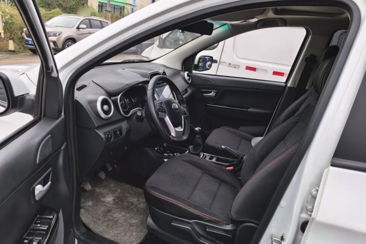 Used SWM X3 2021 1.5L Manual Comfort Version 7 Seats
