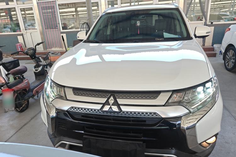 Used Mitsubishi Outlander 2020 2.4L 4x4 Zhi Xiang Edition 7-Seater

