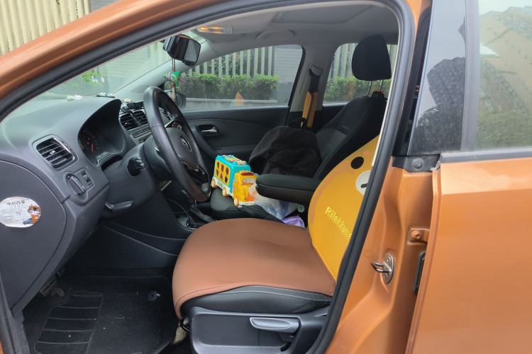 Used Volkswagen Polo 2014 1.6L Cross Polo Automatic Left Front Seat