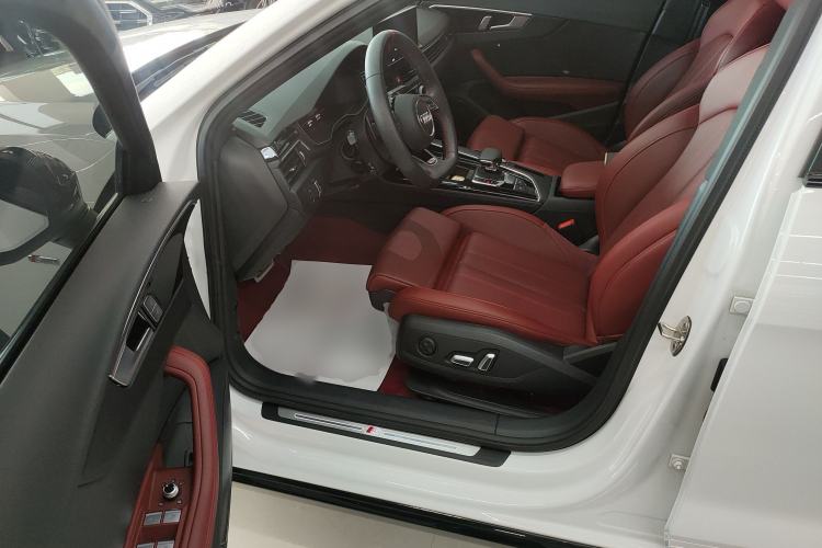 Used Audi A4L 2025 2 Million Units Enjoyment Version 40 TFSI Luxury Dynamic Edition Driver Seat