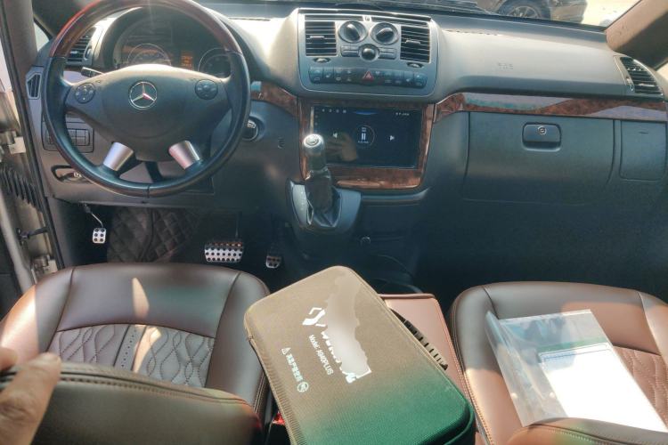 Used Mercedes-Benz Viano 2011 3.5L 125th Anniversary Edition 7 Seats