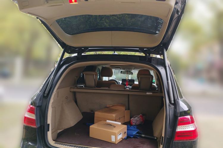 Used Mercedes-Benz M-Class 2012 ML 350 Luxury Edition Trunk