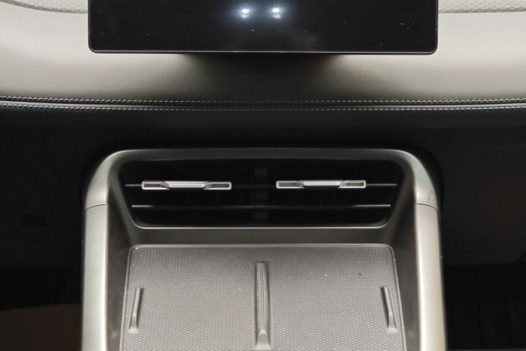 Used BYD Qin PLUS 2025 DM-i Smart Drive 55KM Leading Model Audio And AC Panel