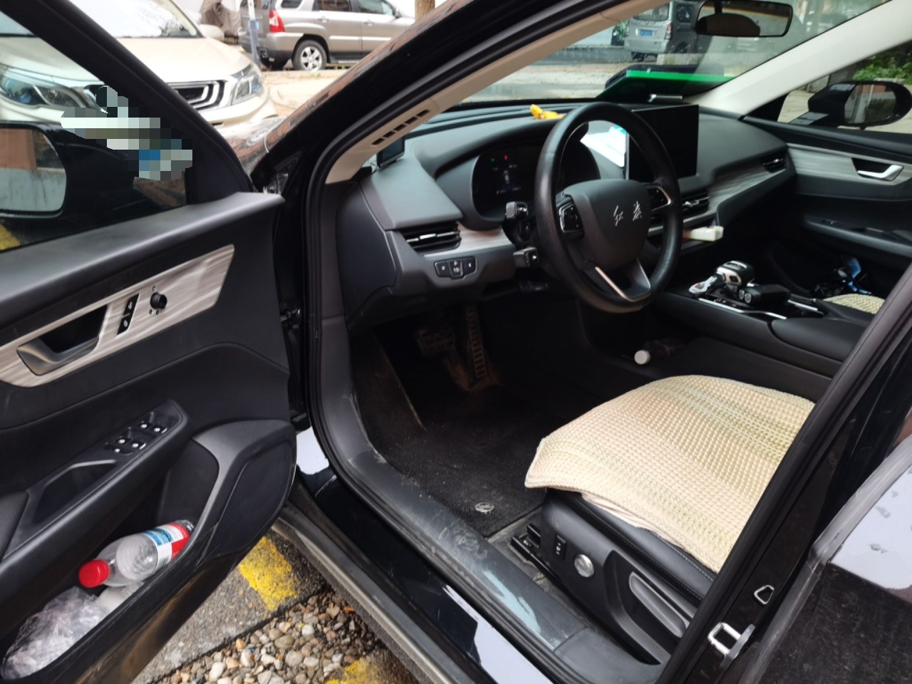 Hongqi E-QM5 2024 610 km PLUS — снимка 16