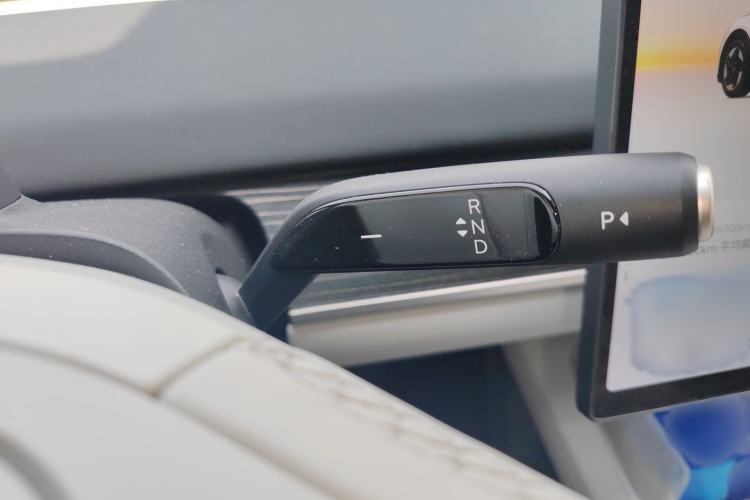 Used ONVO L60 2024 60 kWh Rear-Drive Version Gear Lever