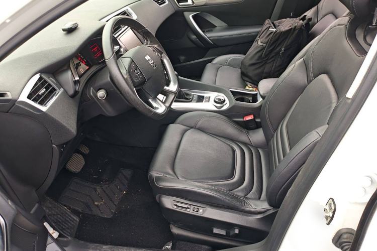 Used DS 6 2016 1.6T Luxury Edition THP160
