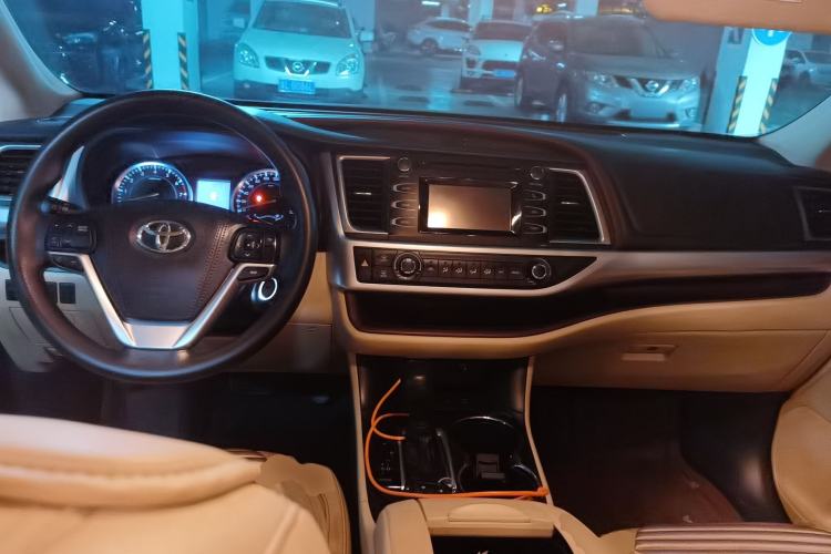Used Toyota Highlander 2015 3.5L 4x4 Elite Edition 7-Seater