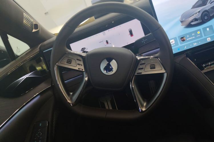 Used Denza Z9 2024 1100 km Four-Wheel Drive Max Version