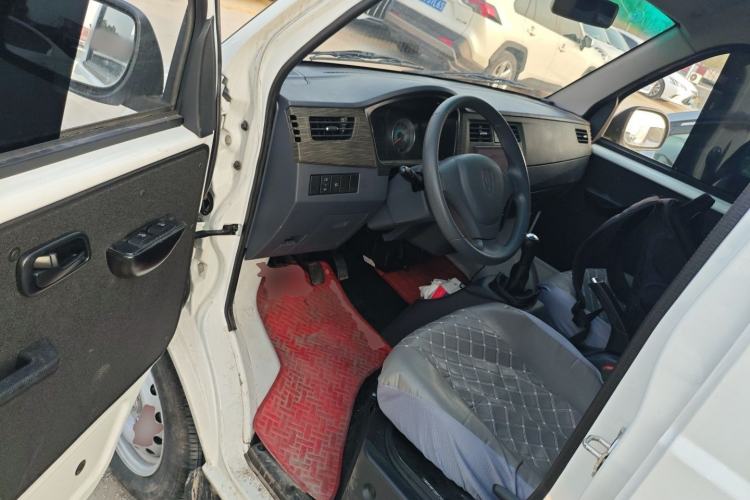 Used Jinbei Hiace X30 2023 1.5L Super-Comfortable Passenger Van 5/6/7-Seater Non-Air-Conditioned Version Model SWC15M