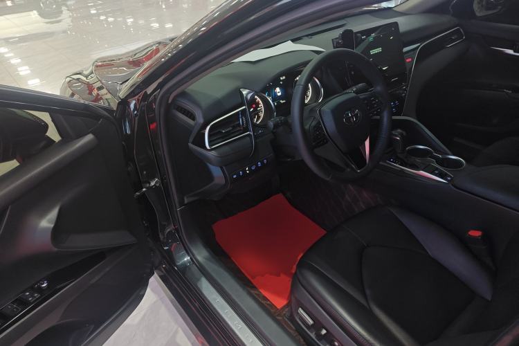 Used Toyota Camry 2021 2.0G Luxury Edition
