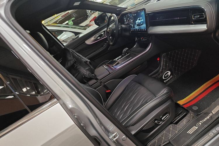 Used GAC Trumpchi GS8 2022 Flagship Series 2.0 TGDI Four-Wheel Drive Luxury Smart Connectivity Version (6 Seats)
