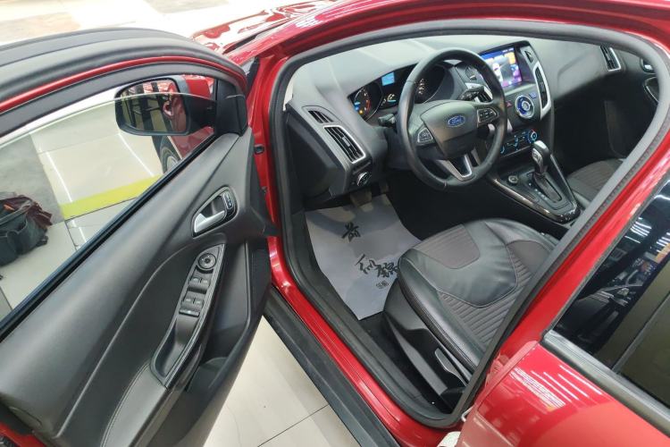 Used Ford Focus 2018 Sedan Classic 1.6L Automatic Trendy SmartDrive Edition