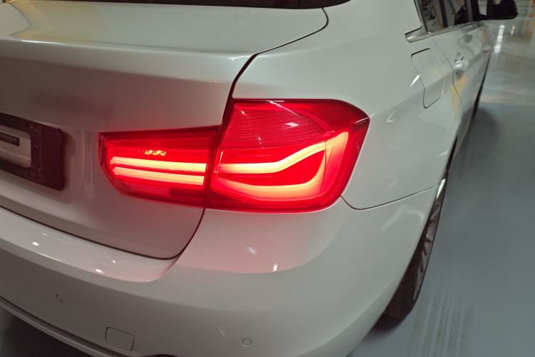 Used BMW 3 Series 2019 320Li Fashion Model
