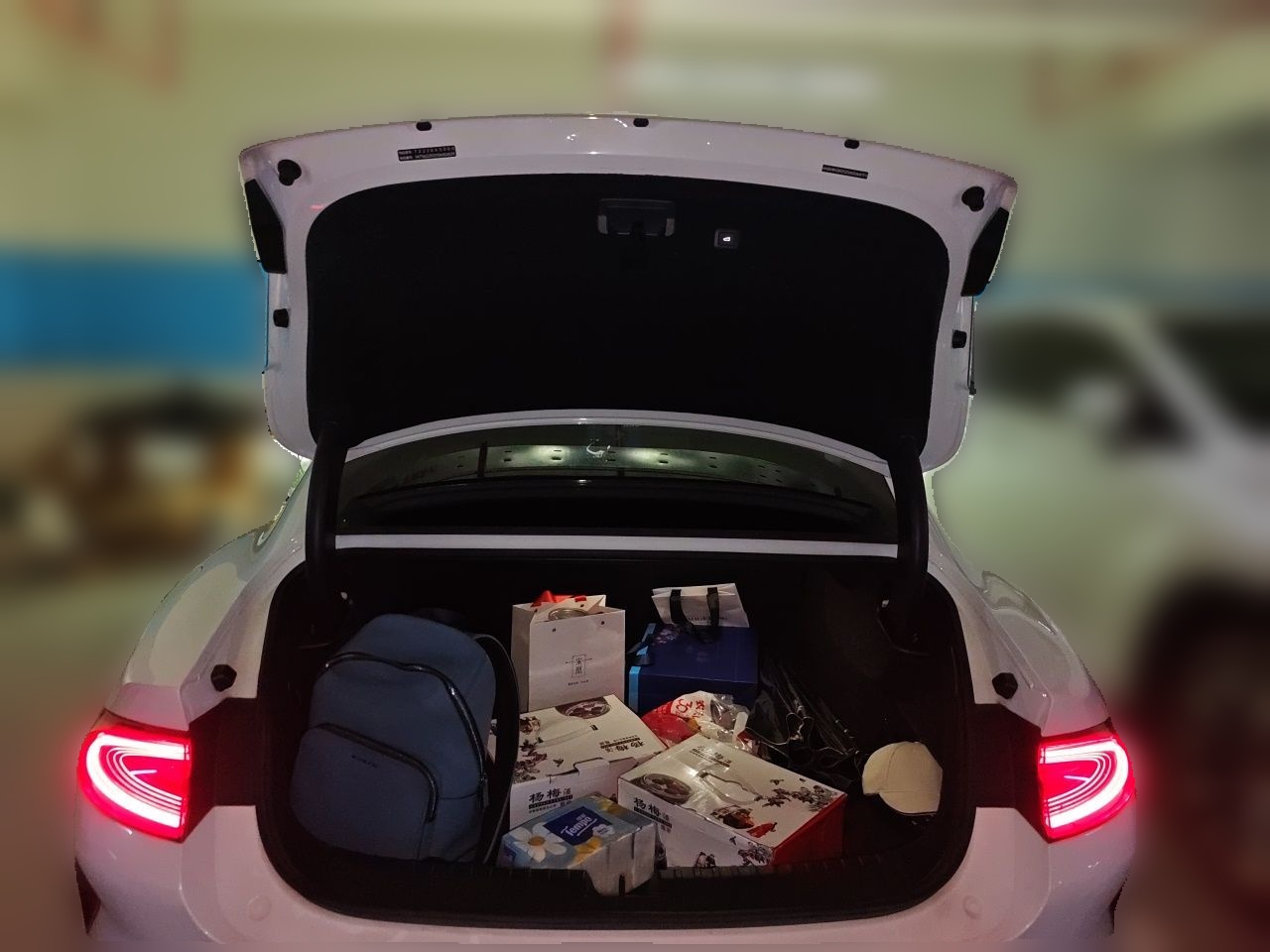 Xiaomi Auto SU7 2024 Rear-Drive Ultra-Long Range Advanced Pro-Level Intelligent Driving Version — снимка 19