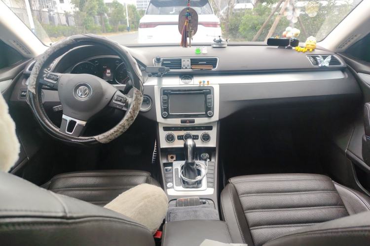 Used Volkswagen FAW-Volkswagen CC 2016 2.0 TSI Ultimate Edition Center Console