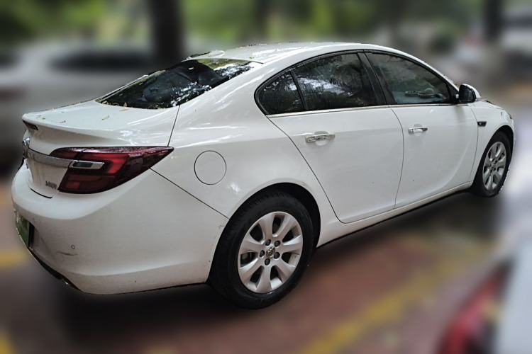 Used Buick Regal 2015 1.6T Leading Technology Model Rear Right 45 Deg