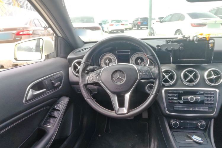 Used Mercedes-Benz A-Class 2015 A 200 Fashion Model
