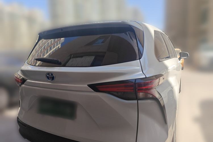 Used Toyota SIENNA 2023 2.5L Hybrid Comfort Edition Rear