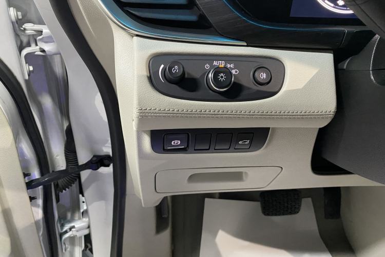 Used Buick GL8 2021 ES Landtrek 653T Comfort Edition
