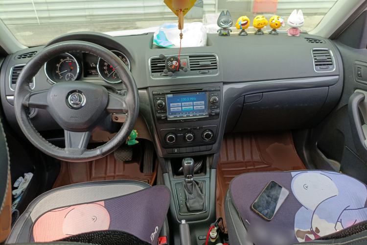 Used Skoda Yeti 2016 1.4TSI DSG Advanced Edition Center Console