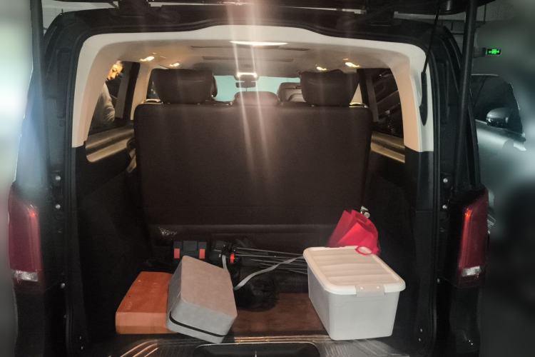 Used Mercedes-Benz V-Class 2022 V 260 L Long-wheelbase Luxury Edition Trunk