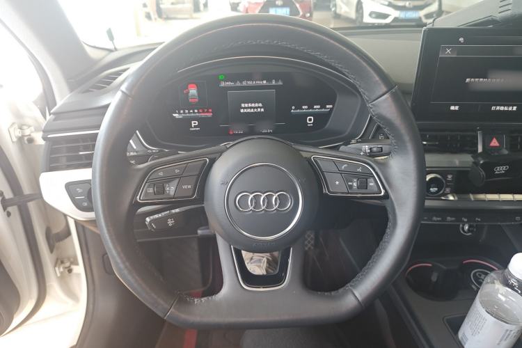 Used Audi A4L 2022 40 TFSI Luxury Dynamic Model Steering Wheel
