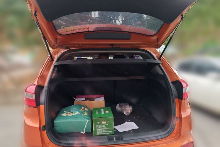 Used Hyundai ix25 2015 1.6L Automatic Two-Wheel-Drive Deluxe DLX Model