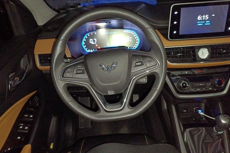 Used Wuling Hongguang S3 2018 1.5T Manual Luxury Model China V Standard
