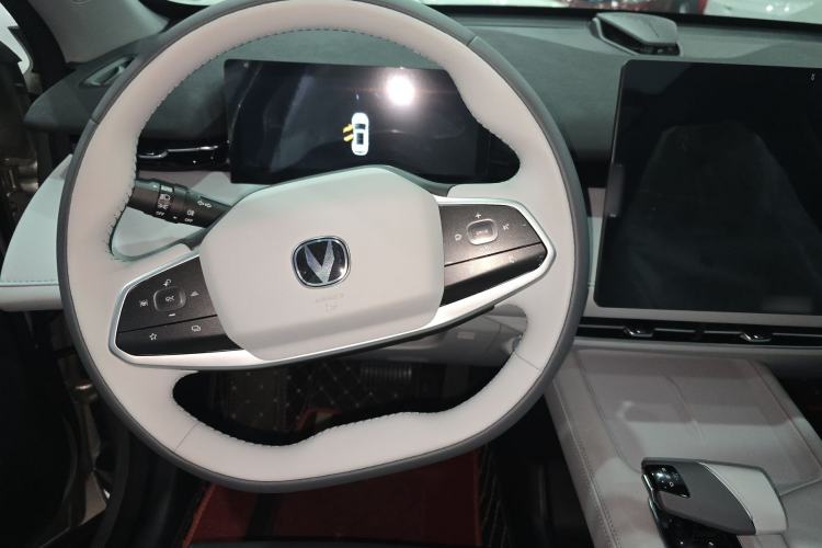 Used CHANGAN UNI-Z 2025 1.5T Luxury Version
