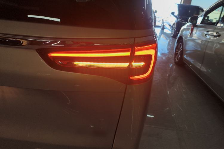 Used Buick GL8 2022 ES Landtrek 653T Luxury Edition
