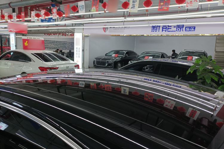 Used Toyota Camry 2024 Dual-Motor 2.0 HGVP Luxury Edition
