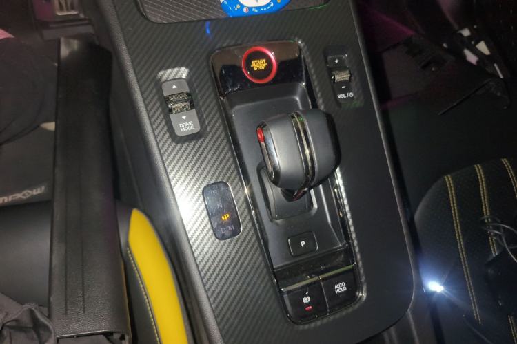 Used GAC Trumpchi EMPOW 2021 270T DCT J16 Version Gear Lever