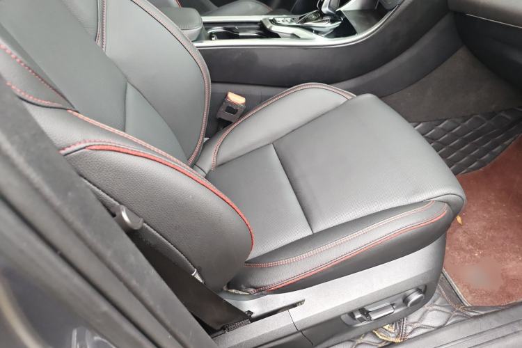 Used Lynk & Co 01 2019 2.0T Two-Wheel Drive Zhaopu Version China VI Standard Right Front Seat