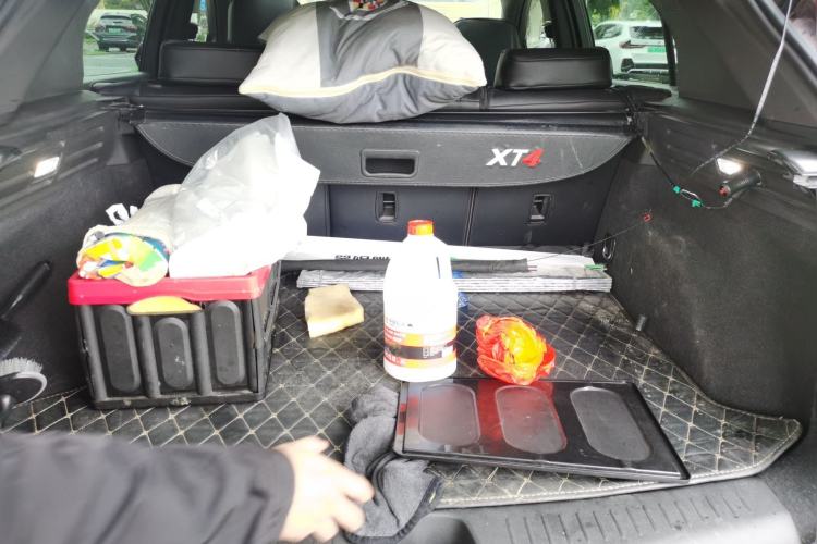 Used Cadillac XT4 2021 28T Two-Wheel Drive Tech Edition Trunk