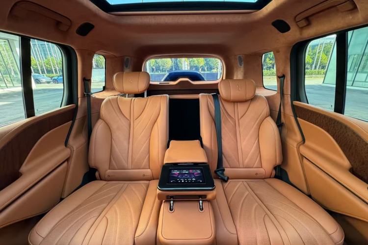 Used Yangwang U8 2023 Luxury Edition
