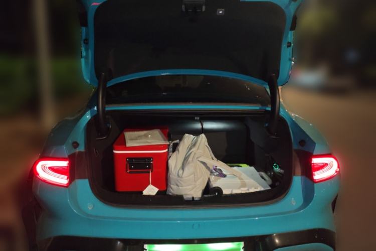 Used Xiaomi Auto SU7 2024 Four-Wheel Drive Ultra-Long Range Advanced Intelligent Driving Max Edition