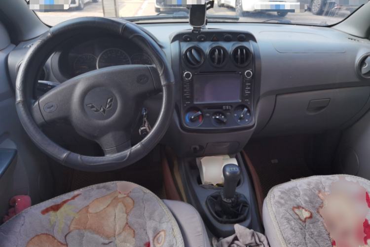 Used Wuling Hongguang 2013 1.5L Base Version
