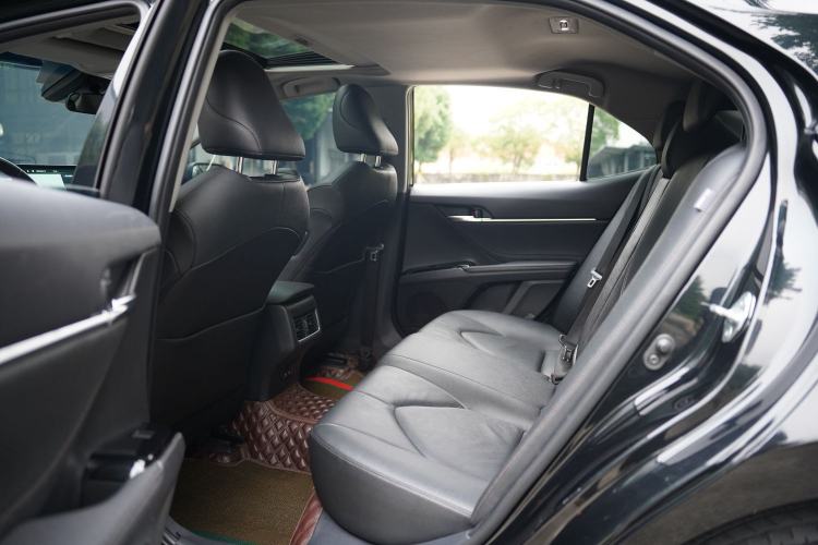 Used Toyota Camry 2021 2.0G Luxury Edition
